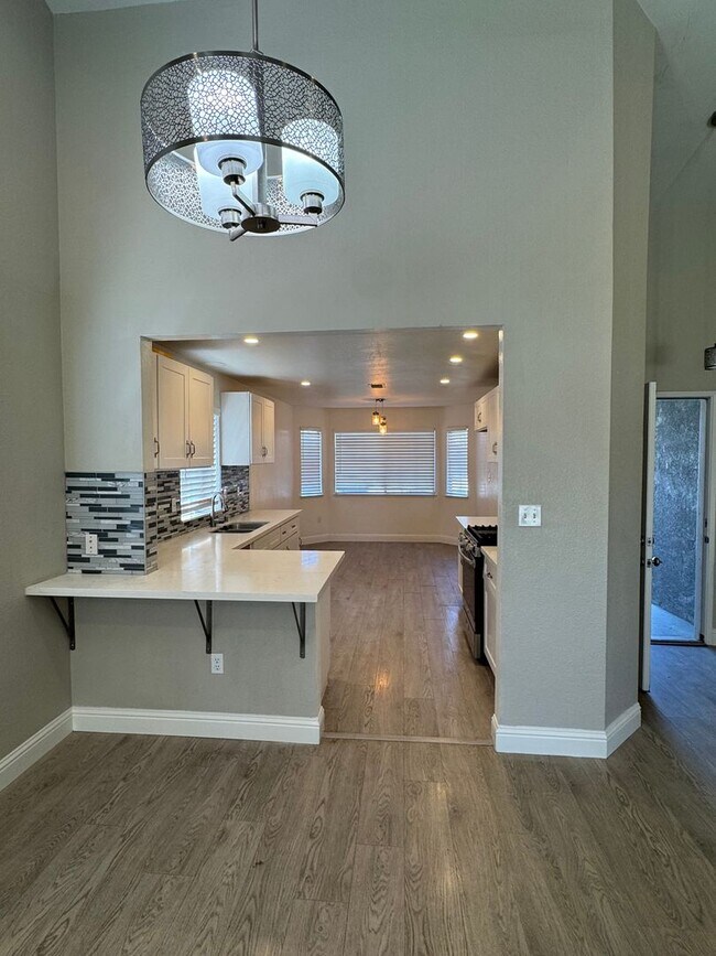 Foto del edificio - Remodeled Silver Creek Beauty