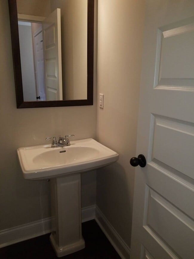 Foto del edificio - Single Family 3 Bedroom Townhome in Woodstock!