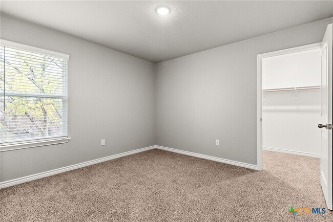 Foto del edificio - 304 Blair St