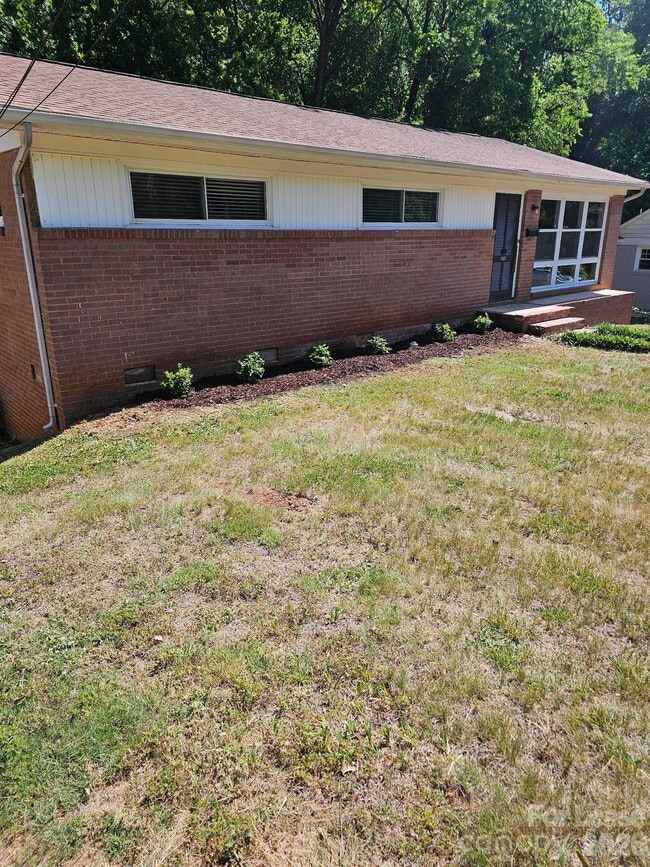 Building Photo - 1601 Burnley Rd