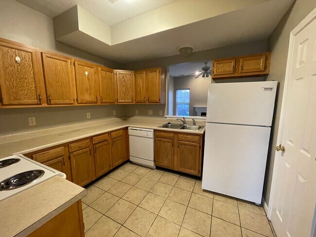 Foto del edificio - 3 bedroom Townhome