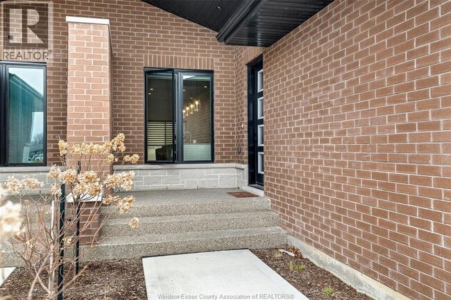 Building Photo - 658 Lily Mac Blvd.