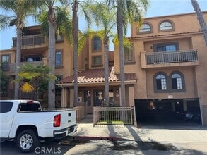 Building Photo - 1509 Stanley Ave