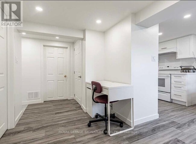 Building Photo - 84 Peard Rd