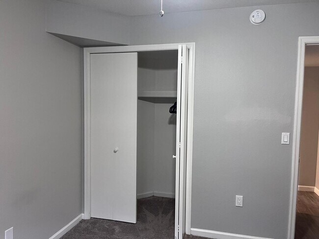 Foto del edificio - 533 W Guadalupe Rd