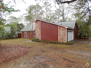 Building Photo - 5800 Doonesbury Ct