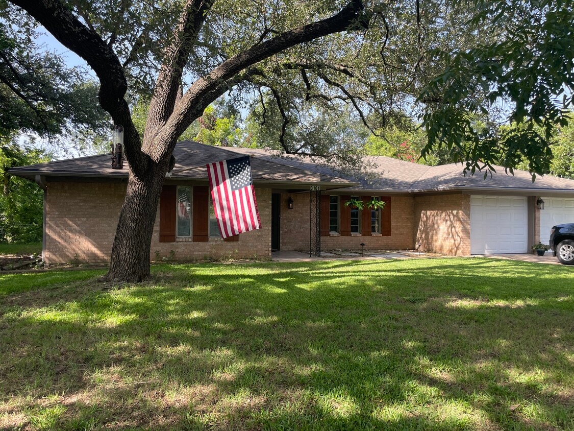 Foto principal - 3101 Forest Trail