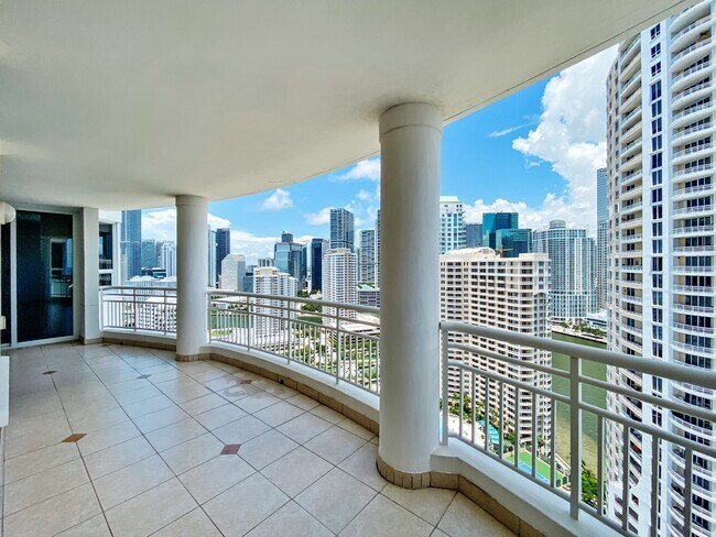 Foto del edificio - 808 Brickell Key Dr