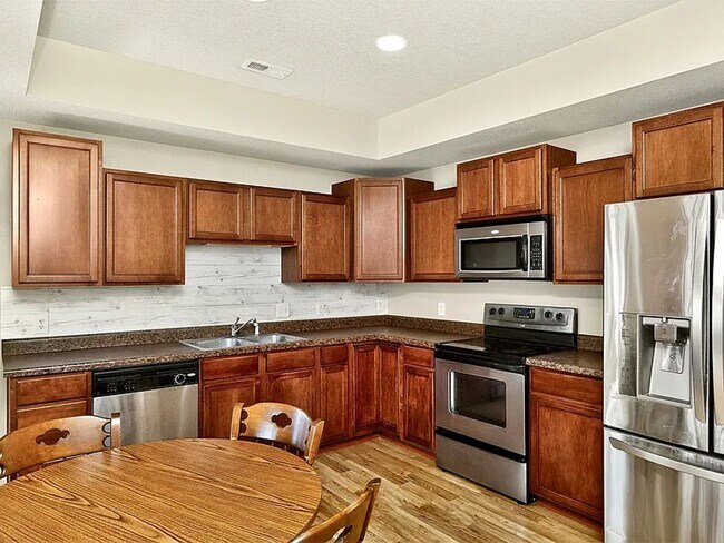 Foto del edificio - West Des Moines 3 bedroom 2.5 bathroom Townhome for rent!