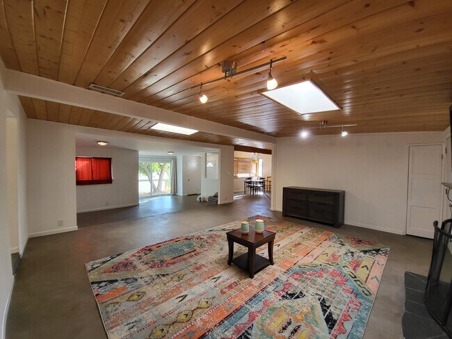 Foto del edificio - 9707 Foothill Blvd