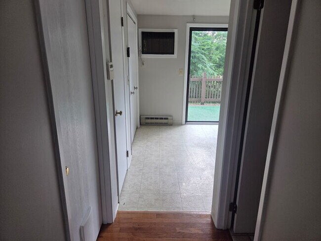 Foto del edificio - 2 bedroom townhome.