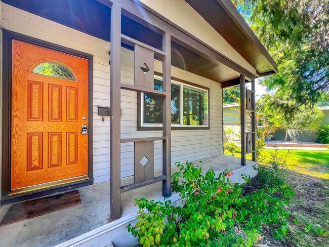 Foto del edificio - Charming 3-Bedroom Home in Napa’s Sought-A...