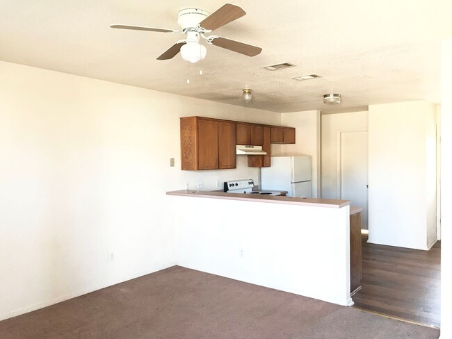 Building Photo - 1104 Leslie Cir