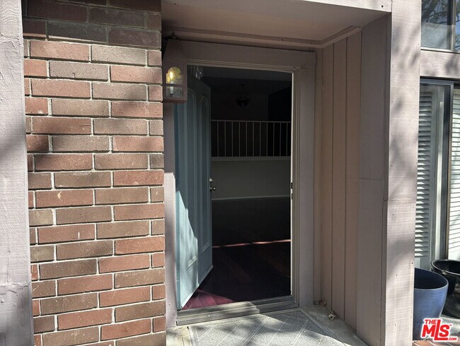 Building Photo - 4541 Alla Rd