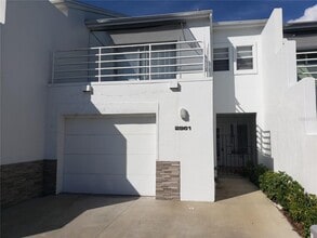 Building Photo - 2961 W Knights Ave