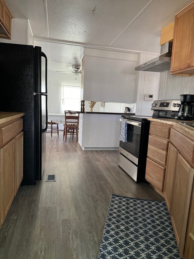 Foto del edificio - 12136 Fairway Ave