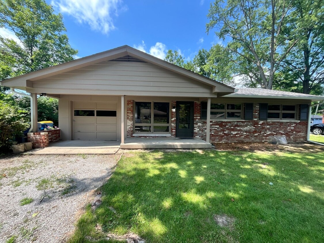 Primary Photo - Beautiful 3 Bedroom 1.5 Bath House in Carmel
