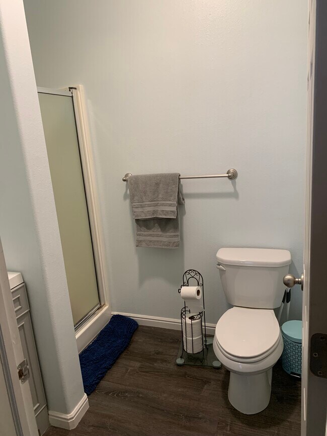 Foto del edificio - 1555 Wynview Ln