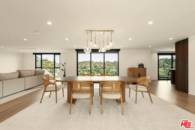 Foto del edificio - 2422 Apollo Dr