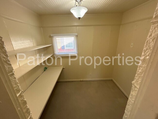 Foto del edificio - West Columbia Home Available 03-20-26