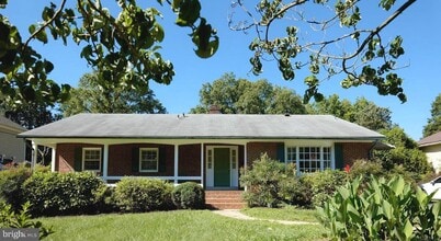 Building Photo - 2603 Beacon Hill Rd