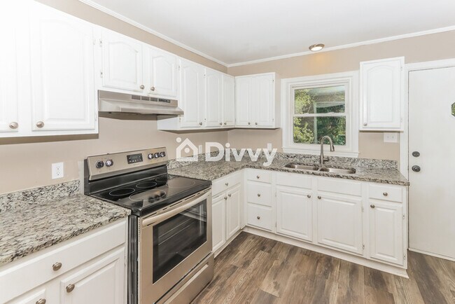 Building Photo - 111 Wisconsin Ave, Warner Robins, GA 31093...