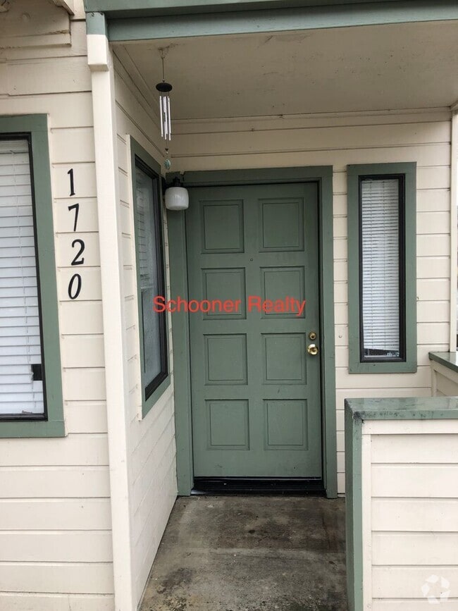 Building Photo - 1720 Barrington Ct