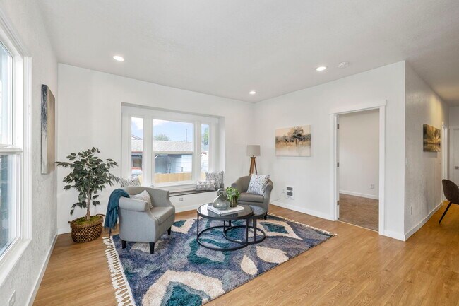 Photo - 1010 Hewitt Ave House