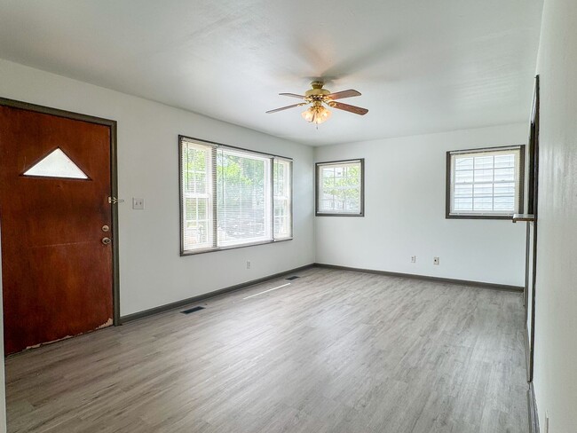 Foto del edificio - 1307 Tabb Ave