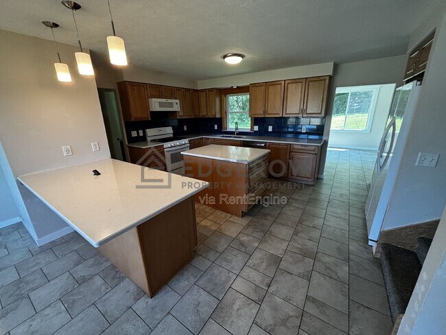 Foto del edificio - 3262 68th St SW