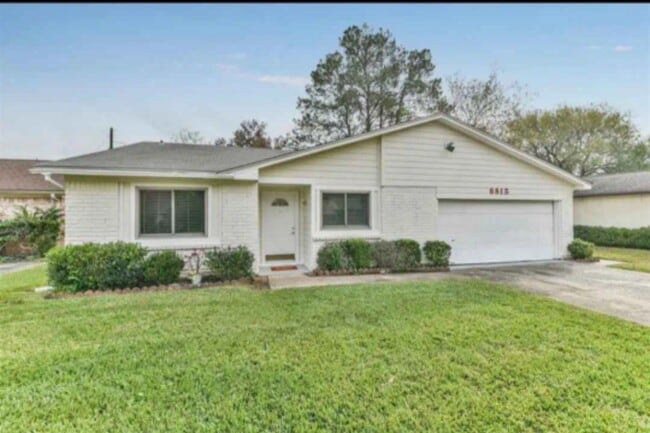 Foto del edificio - 6815 Huntbrook Dr