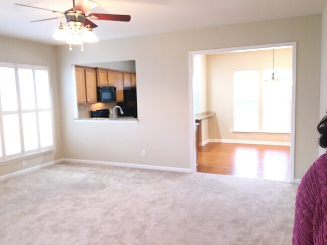 Building Photo - 2026 Hudson Ln