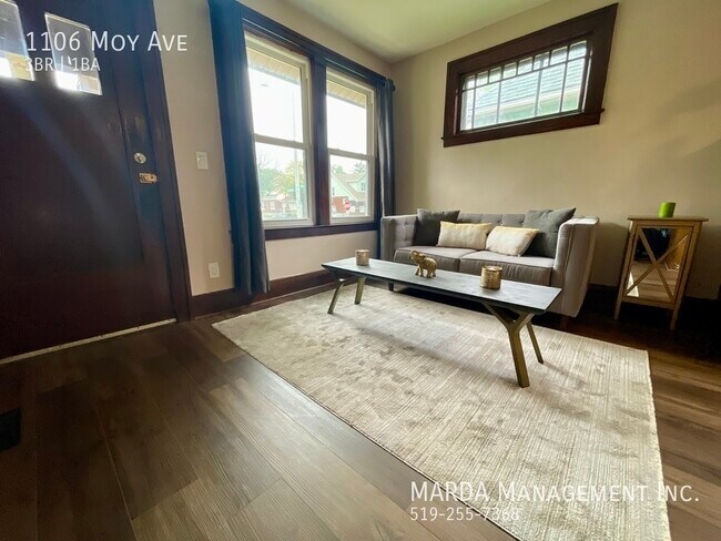 Photo du bâtiment - CHARMING 3+1BED/1BATH HOUSE IN WALKERVILLE...