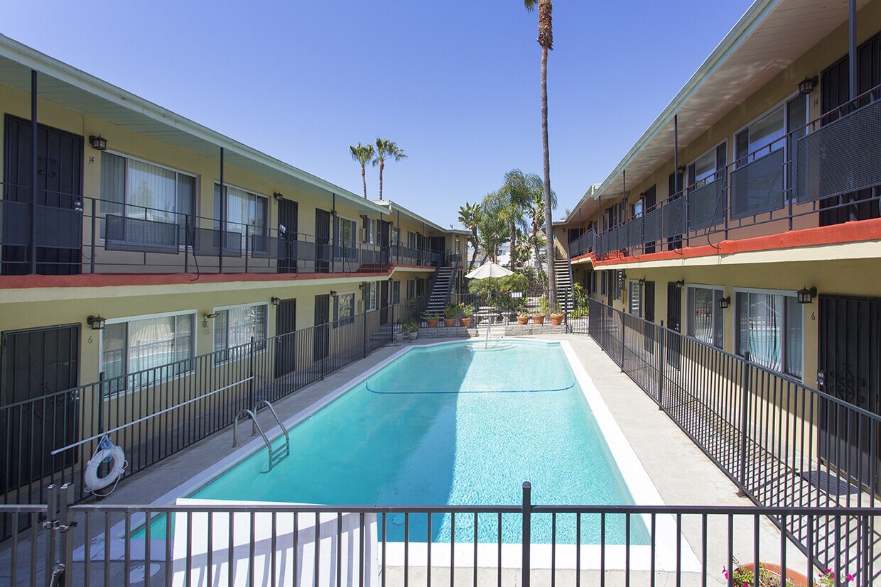 Primary Photo - 1327 Pacific Beach Dr