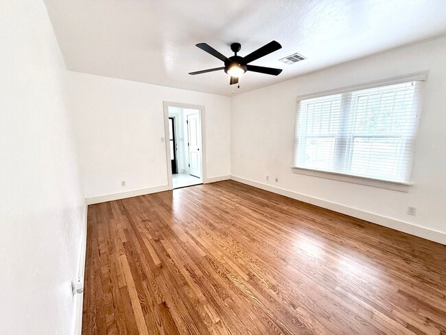 Photo - Updated 3BD 1.5BA Home with Bonus Office Space in Central Park!!