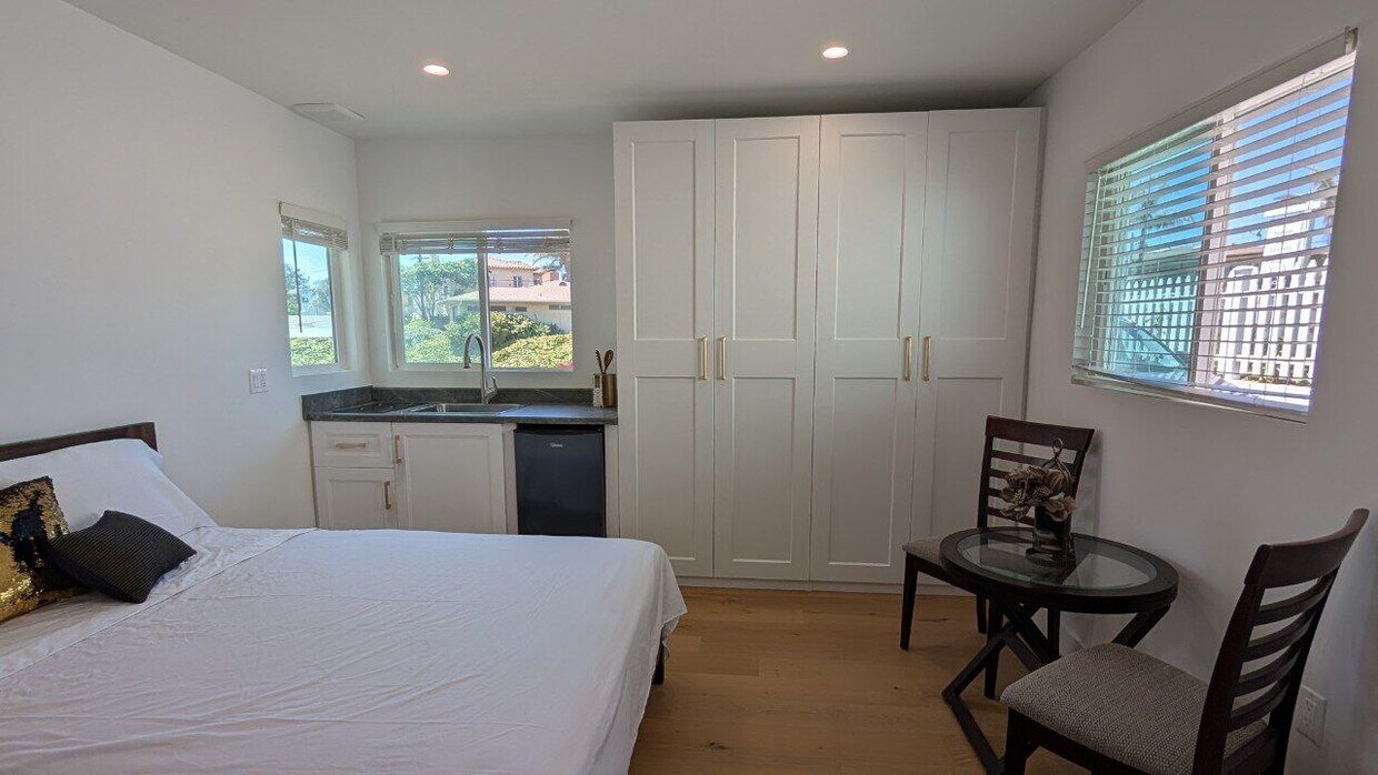 Foto principal - 6395 W 80th St