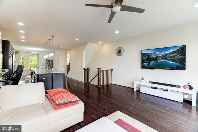Foto del edificio - 22802 Goldsborough Ter