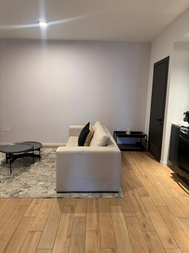 Foto del edificio - 398 NE 5th St