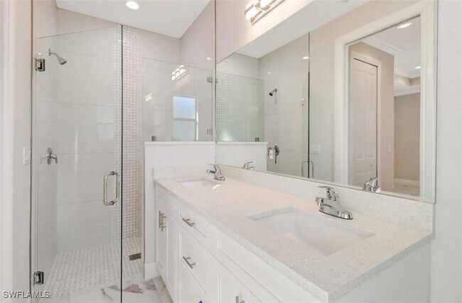 Foto del edificio - 2436 14th Ave NE