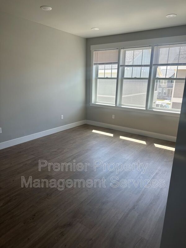 Building Photo - 6011 Elysian Rd