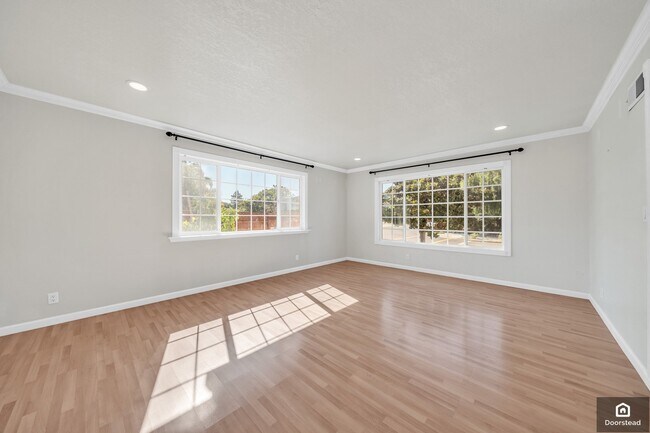 Building Photo - 2923 Helmsley Dr