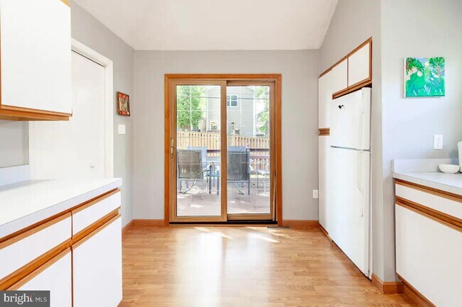 Building Photo - 3937 8th St