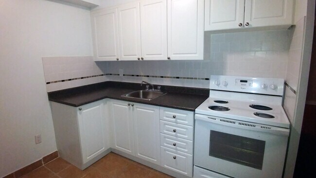 Photo du bâtiment - 2460-2500 Keele Street