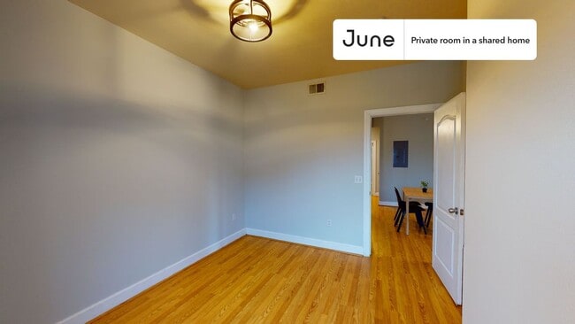 Building Photo - Room in Shared 4 bed/4 bath home
