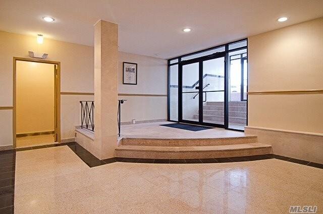 Building Photo - 135 3rd Ave