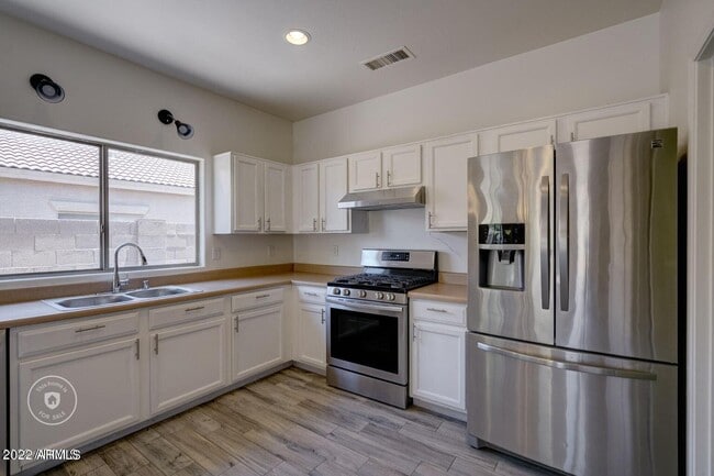 Foto del edificio - 16848 W Cottonwood St