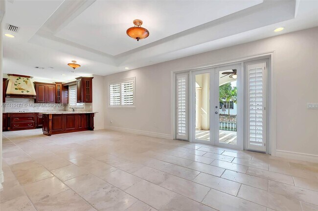Building Photo - 5760 SW 34th St