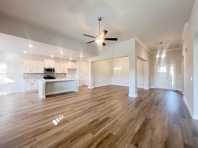Foto del edificio - 335 Cypress Holw Trl