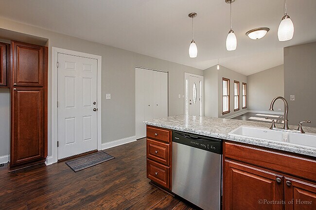 Foto del edificio - 334 Hillcrest Ln
