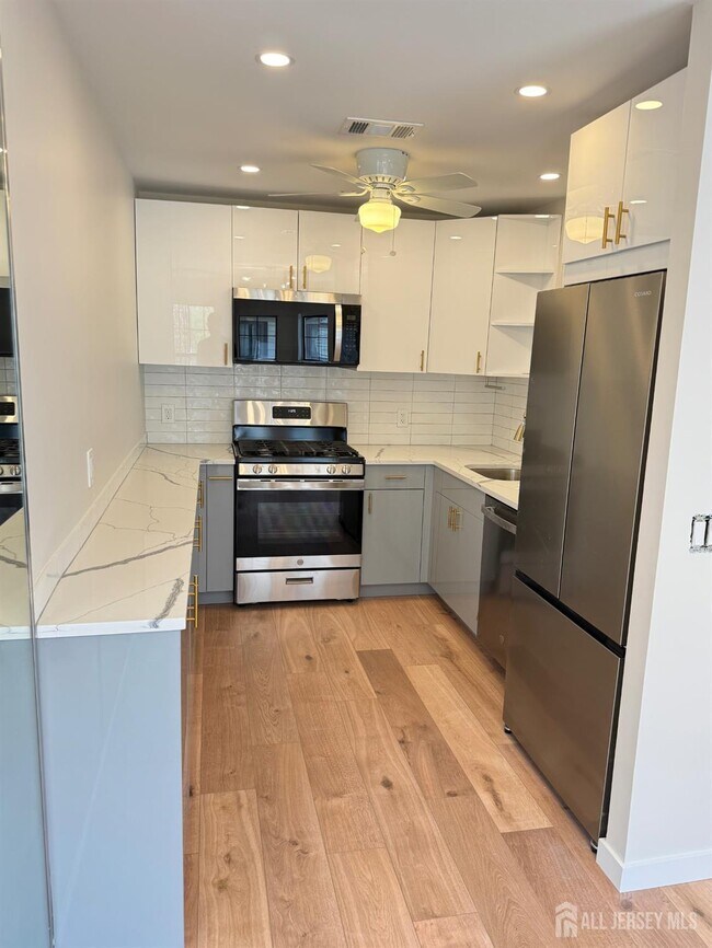 Building Photo - 1511 Pebble Pl
